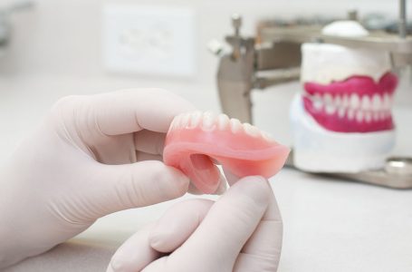 Cand sunt necesare protezele dentare fixe si cat de eficiente sunt acestea?