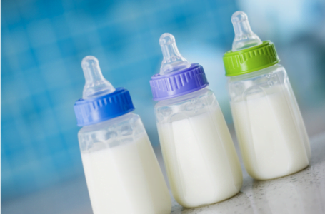 Ce este laptele praf pentru bebelusi si de ce a fost inventat?