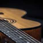 6 sau 12 Corzi: Află Ce Chitară Acustică Se Potrivește Cel Mai Bine Stilului Tău