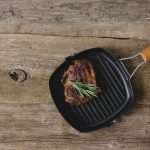 7 criterii pe care să le iei în considerare atunci când alegi o tigaie grill pentru bucătăria ta