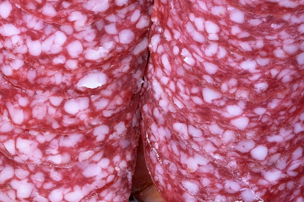 carne de vita cu sos de rosii